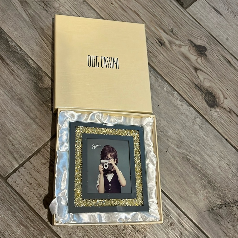 NIB Oleg Cassini Crystal Diamond mini frame